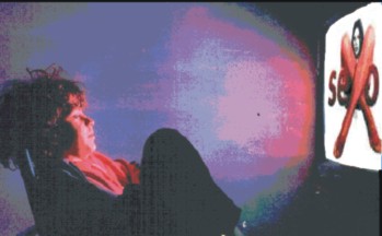Manipulación mental de las mentes de los niños por medio de la televisión y otros medios de comunicación