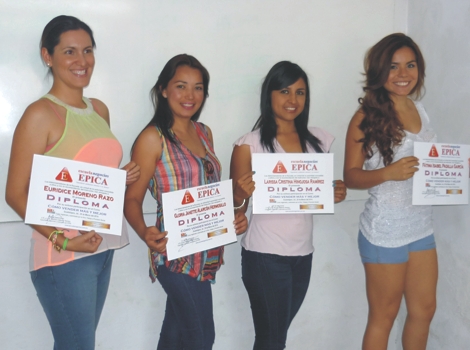 carri4tro_diplomas_vendedoras_capaces.jpg - 119943 Bytes